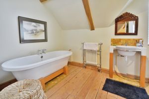 Bath area- click for photo gallery